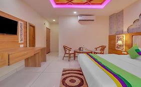 Treebo Royal Mirage, Bhoopatwala